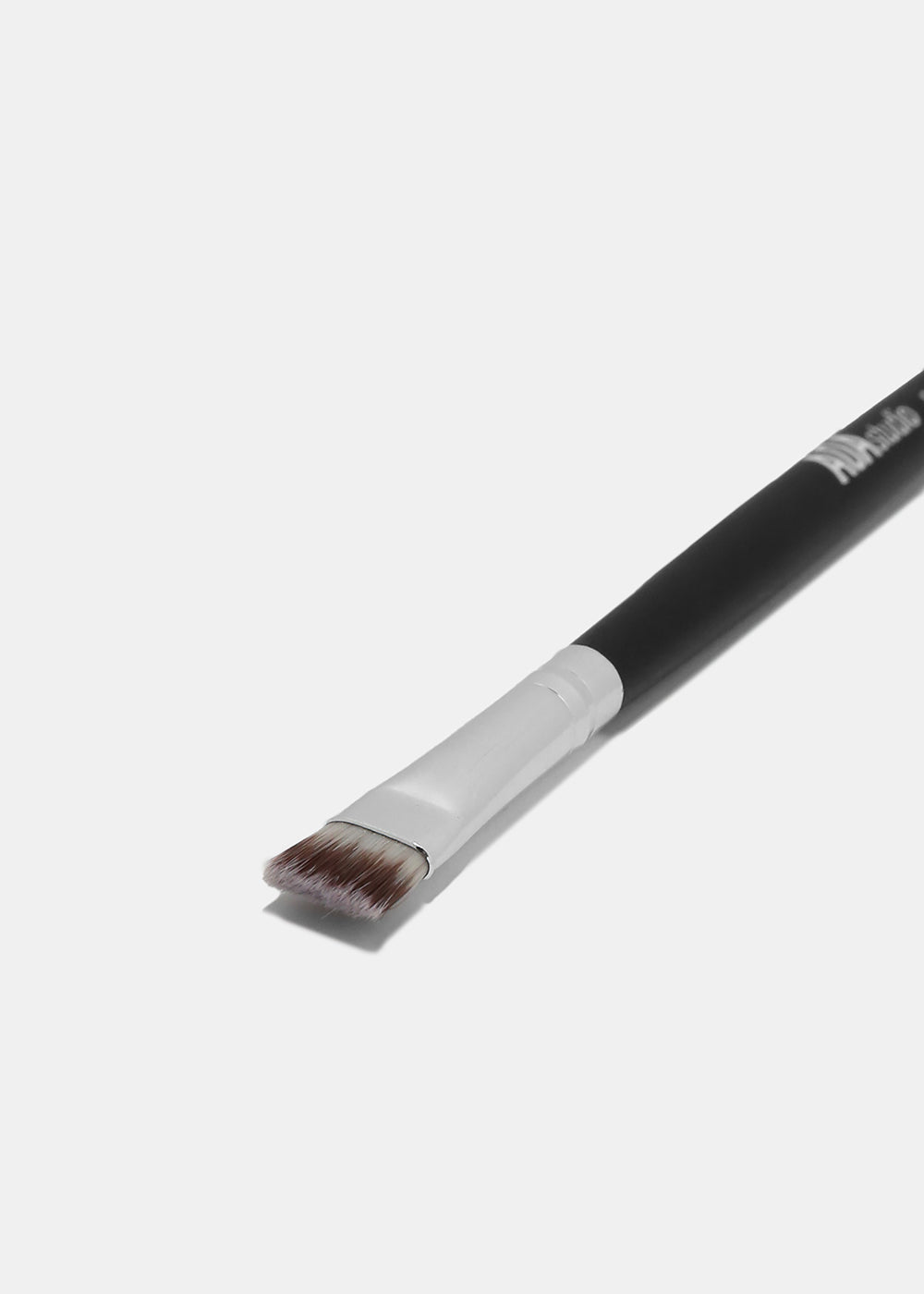 E115: Flat Definer Brush