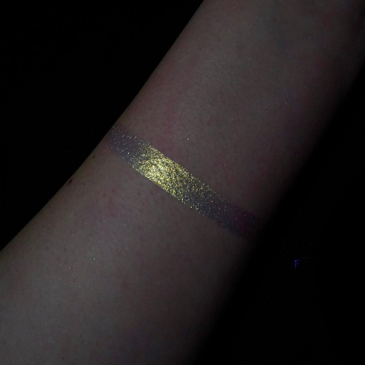 Charm (Duochrome White Gold) Wet Liner® - Eyeliner - Glisten Cosmetics